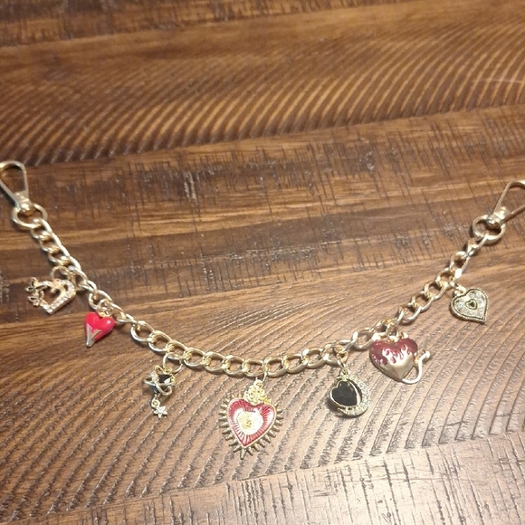 Elegant Heart Bag Charm - Picture 5 of 6